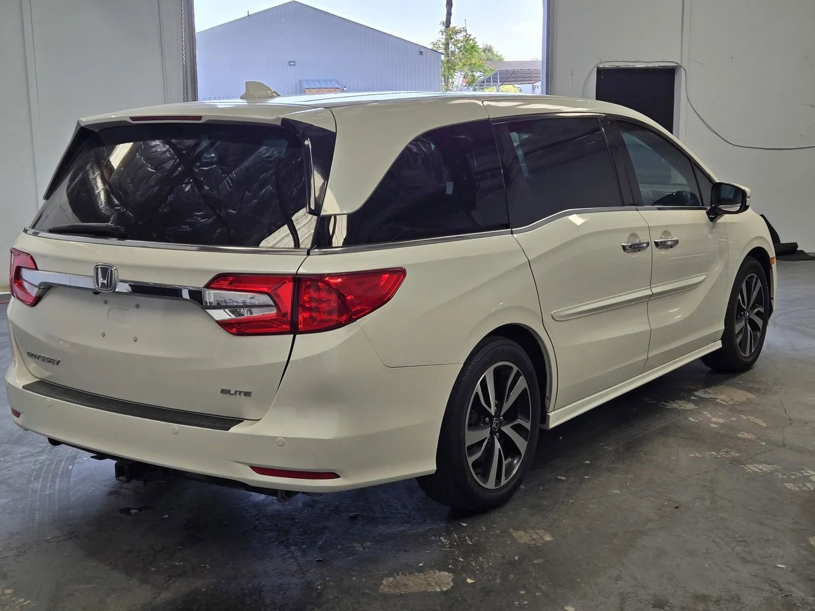 Used 2018 Honda Odyssey Elite image 4