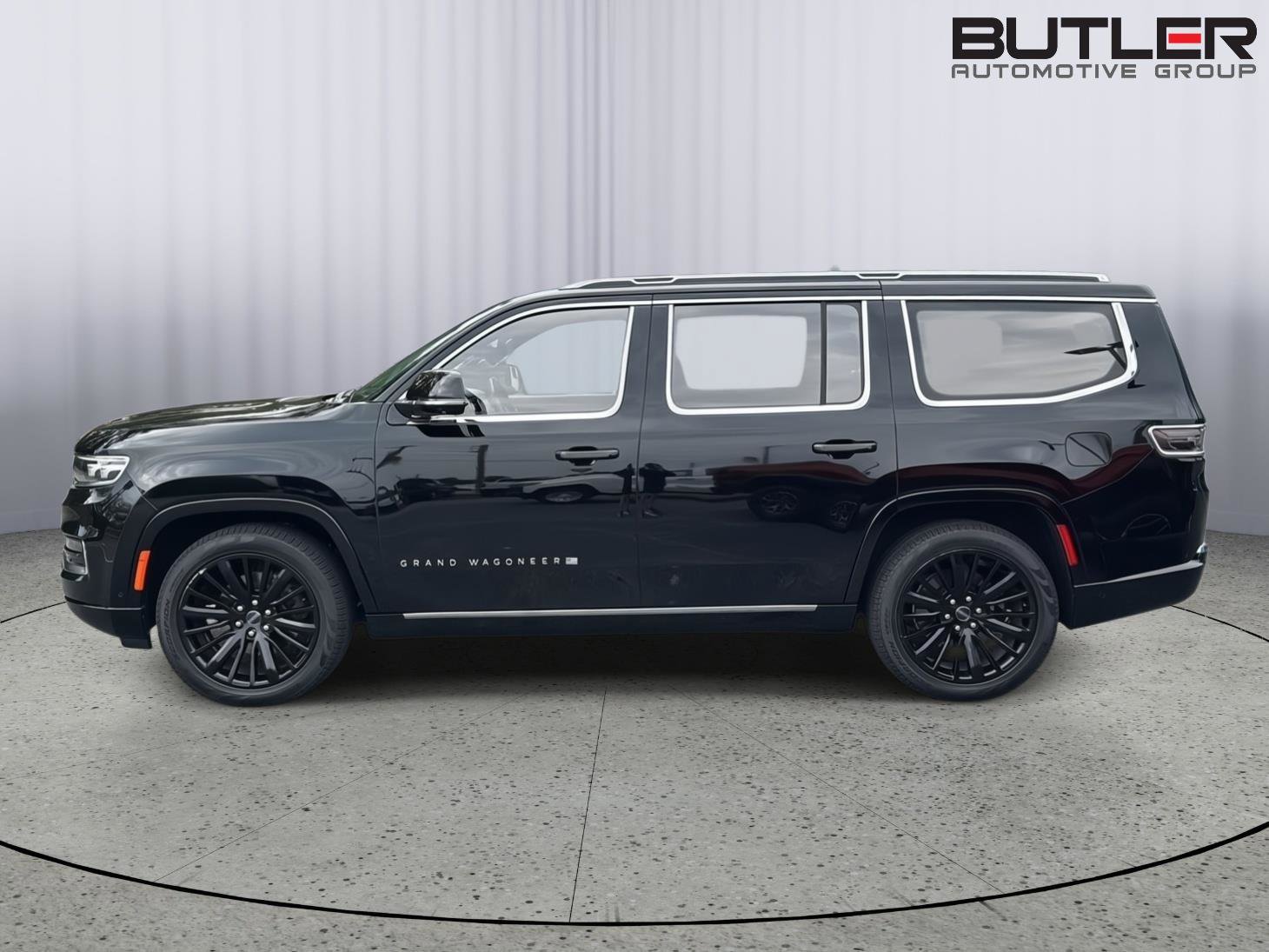 Used 2022 Jeep Grand Wagoneer Series III w/ Rear Seat Video Group 1 image 3