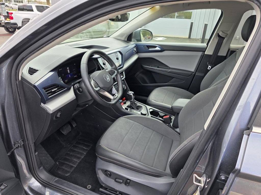 Used 2022 Volkswagen Taos SE w/ Panoramic Sunroof Package image 22