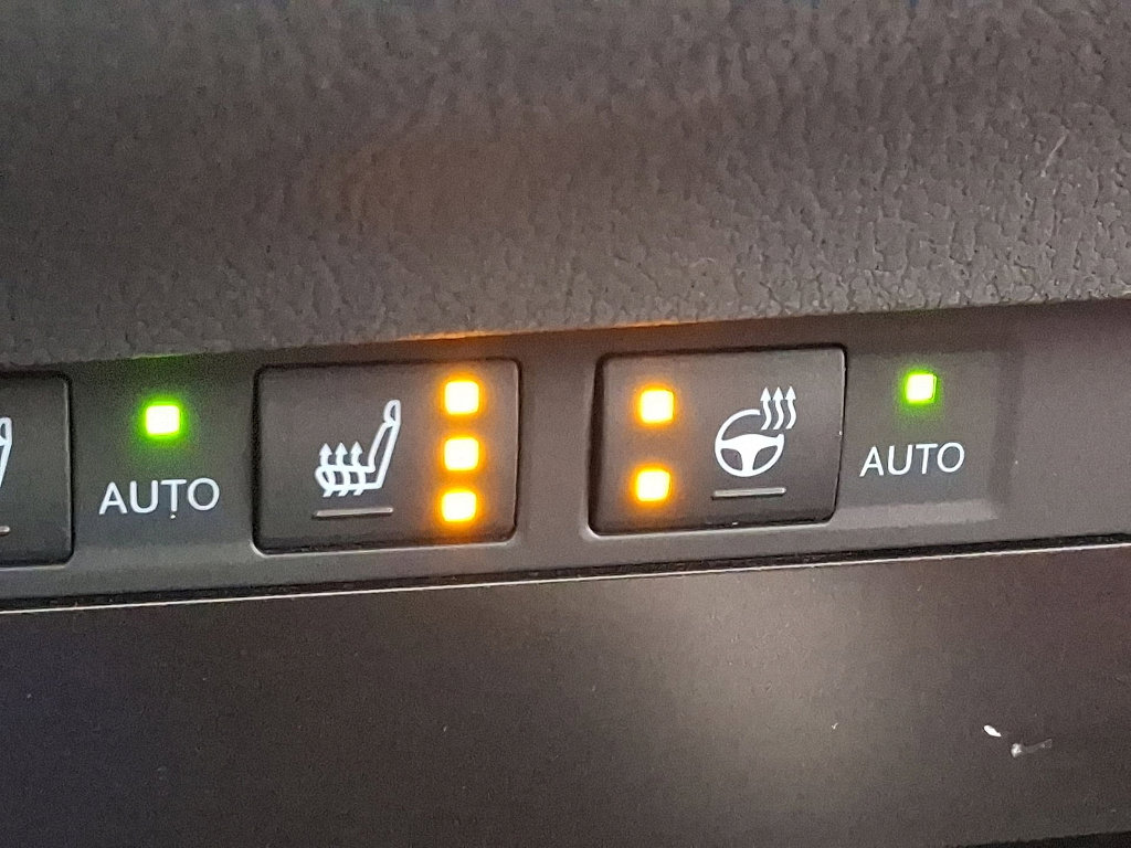 Used 2023 Lexus ES 300h F Sport image 19