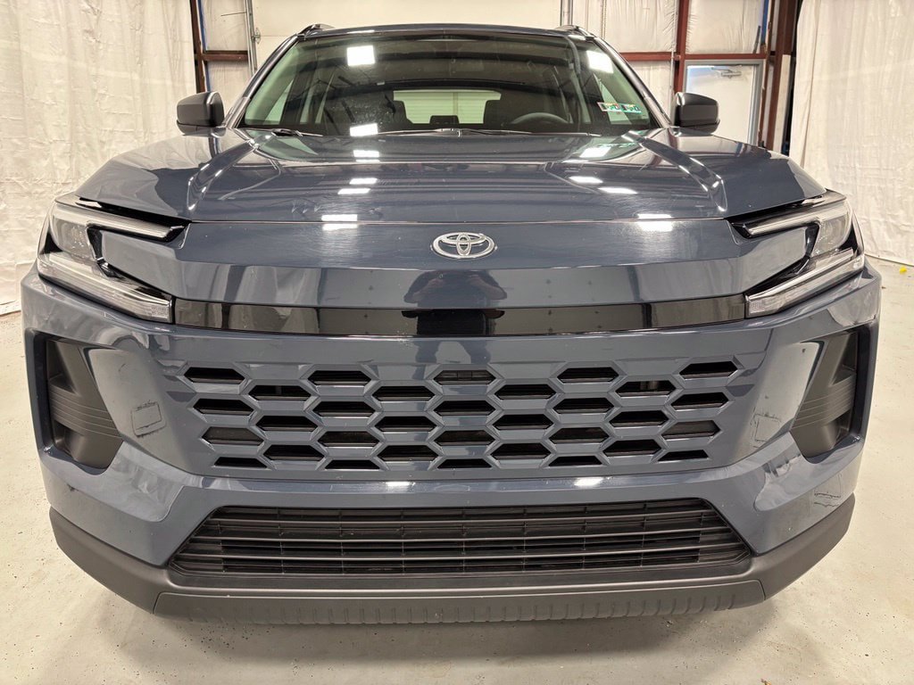 Used 2026 Toyota RAV4 LE AWD/4WD image 2
