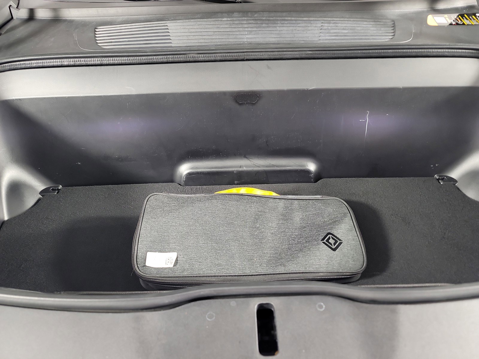 Used 2024 Rivian R1S Adventure image 14