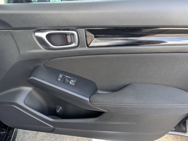 Used 2025 Honda Civic Sport image 33