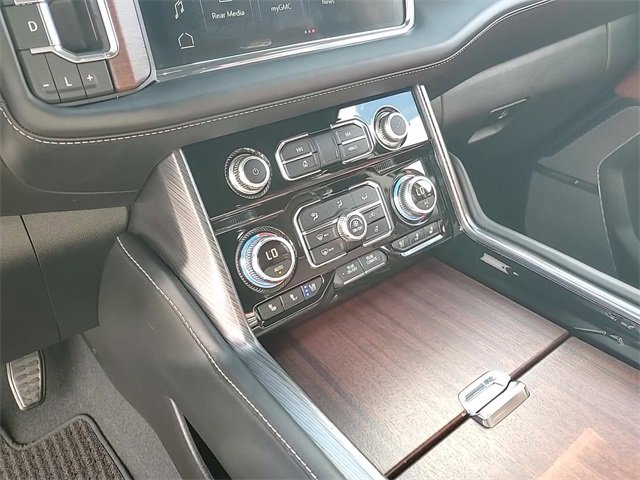 Used 2023 GMC Yukon XL Denali Ultimate image 20