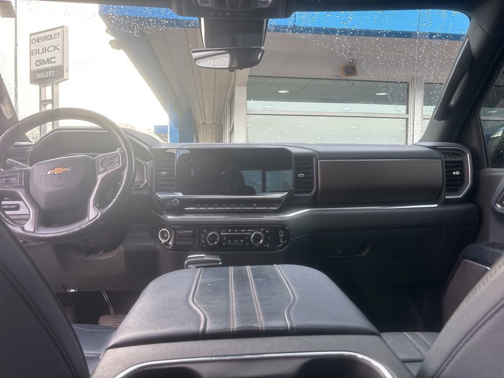 Used 2024 Chevrolet Silverado 1500 High Country image 10