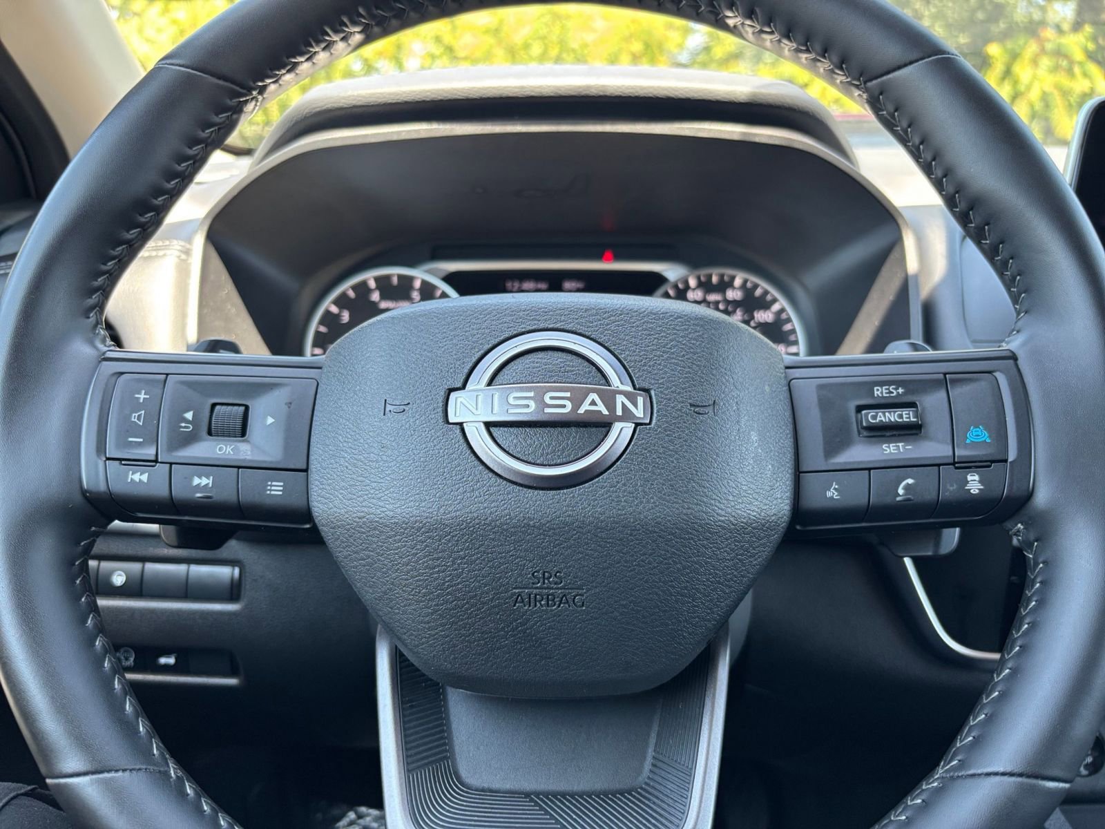 Used 2025 Nissan Rogue SV FWD image 30