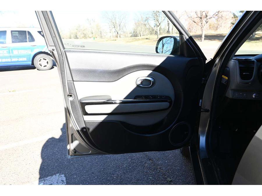 Used 2016 Kia Soul + w/ Primo Package image 24