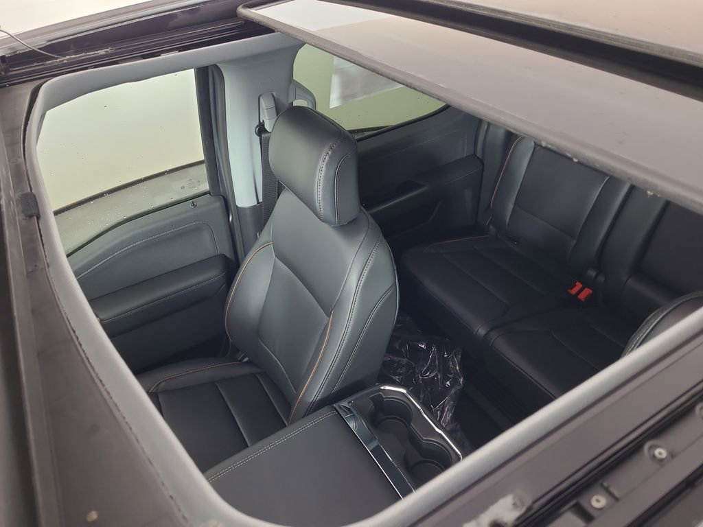 New 2026 Ford F350 Lariat w/ Black Appearance Package image 9