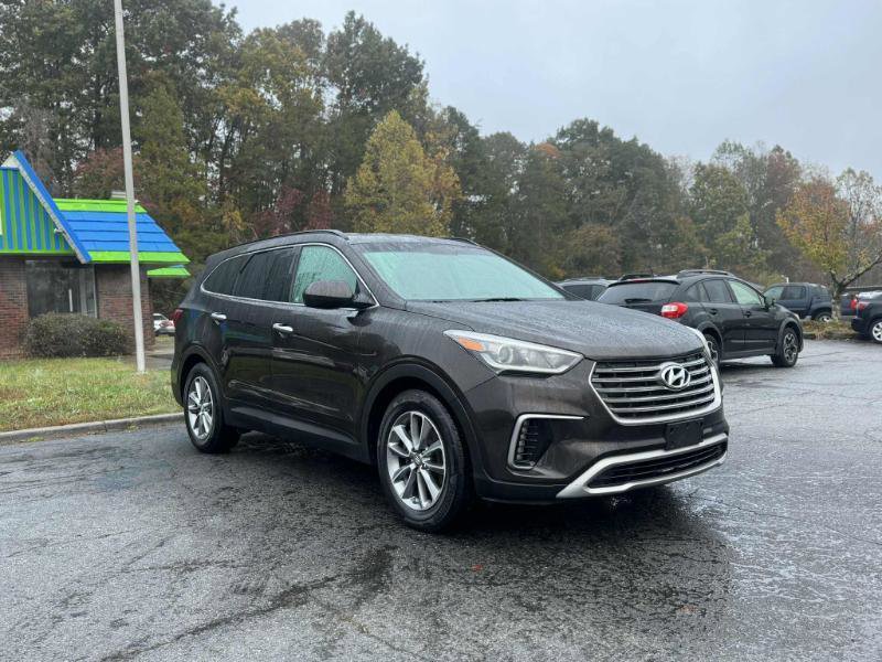 Used 2017 Hyundai Santa Fe SE AWD/4WD image 3