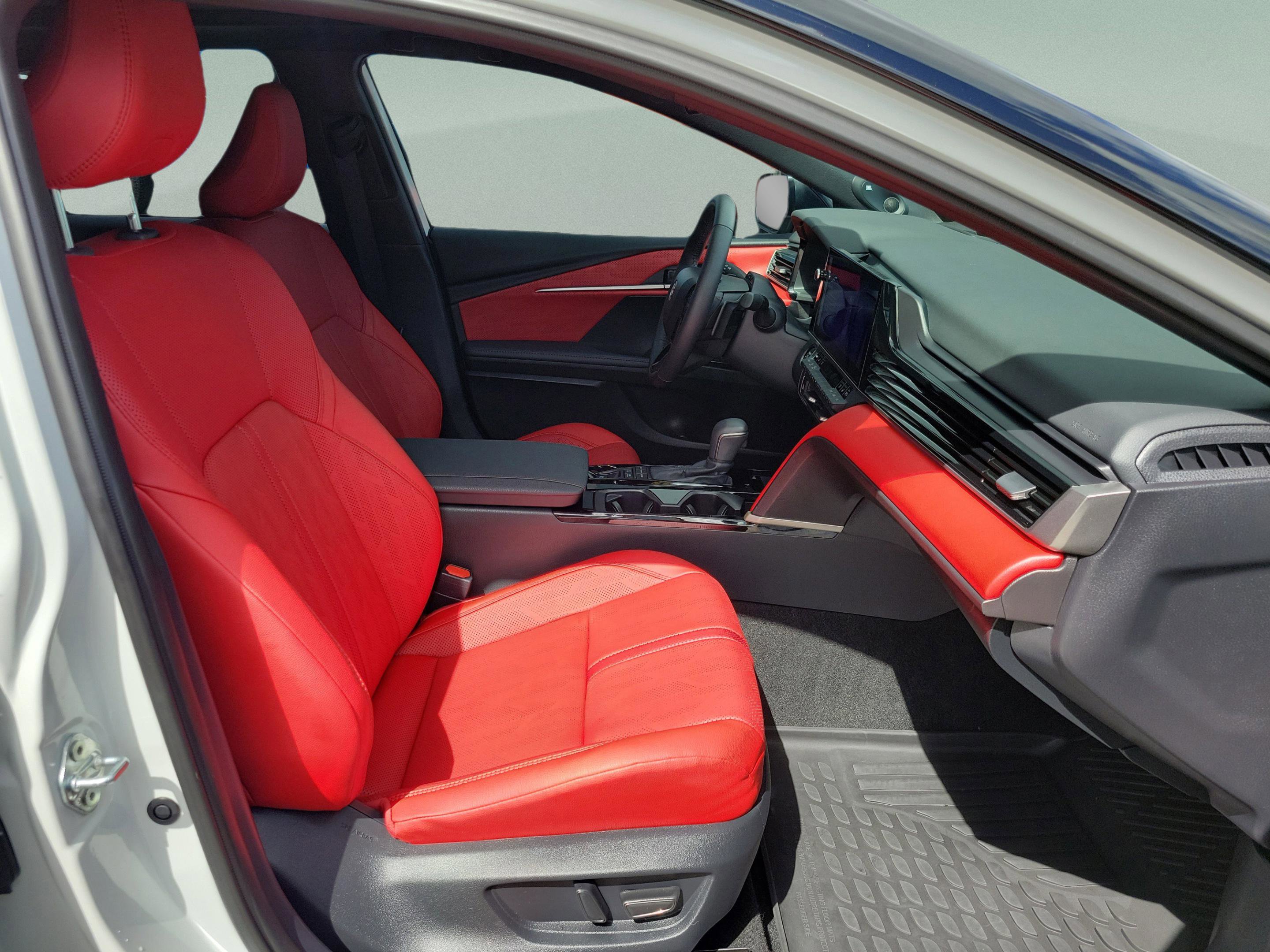 Used 2025 Toyota Camry XSE w/ Premium Plus Package image 31