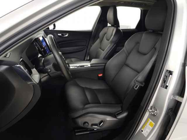 Certified 2025 Volvo XC60 B5 Plus AWD/4WD image 18