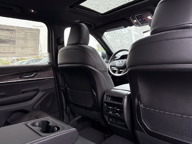 New 2026 Jeep Grand Cherokee Altitude AWD/4WD image 25