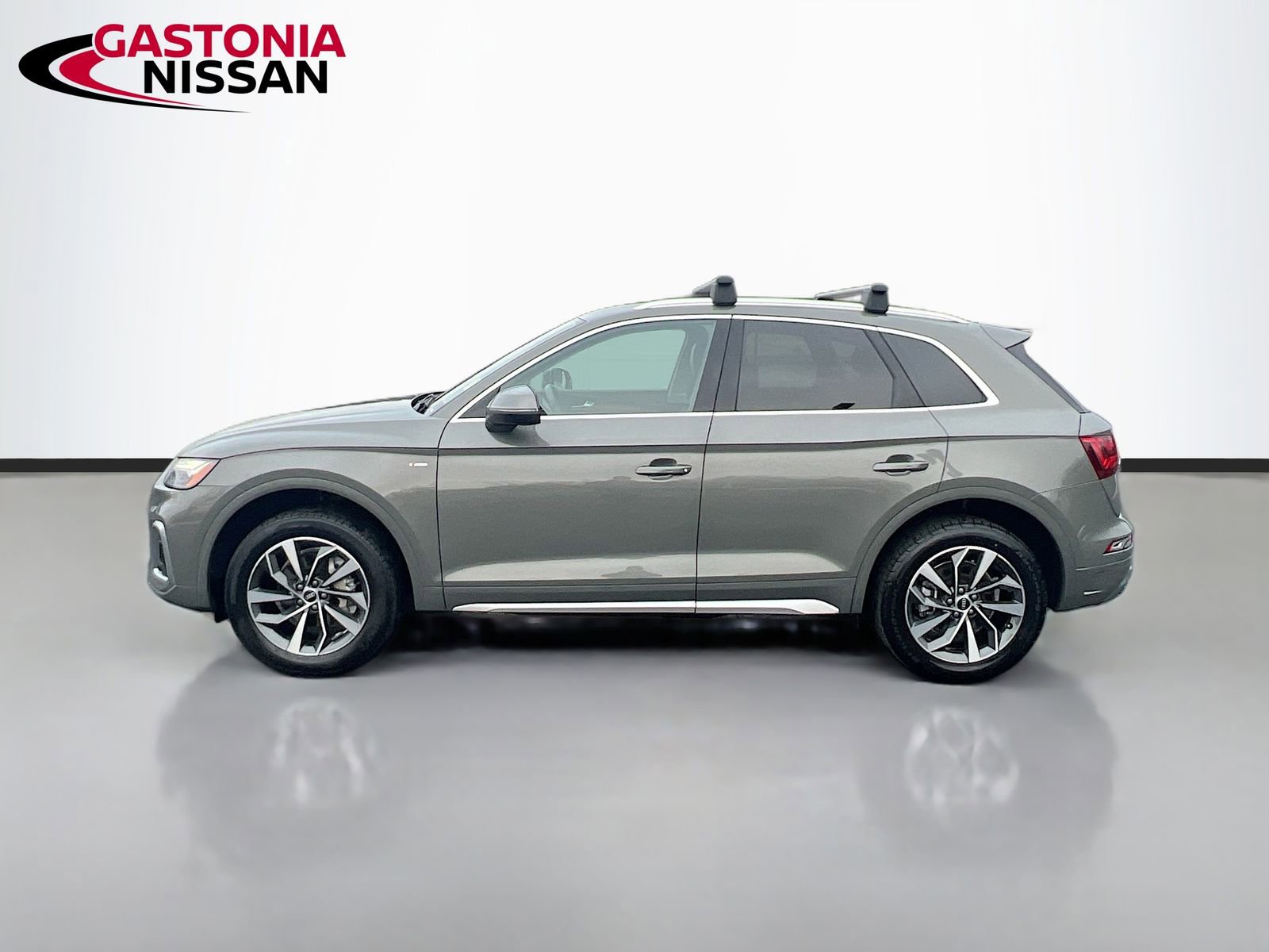 Used 2023 Audi Q5 2.0T Premium w/ Convenience Package image 5