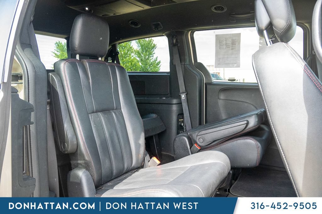 Used 2016 Dodge Grand Caravan R/T FWD image 23