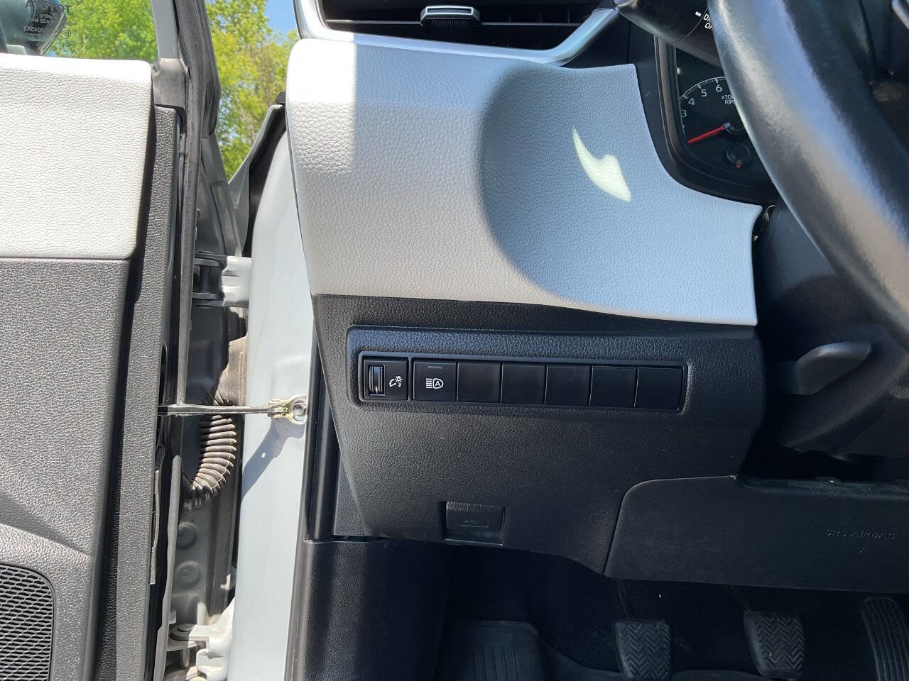 Used 2022 Toyota Corolla SE FWD image 16