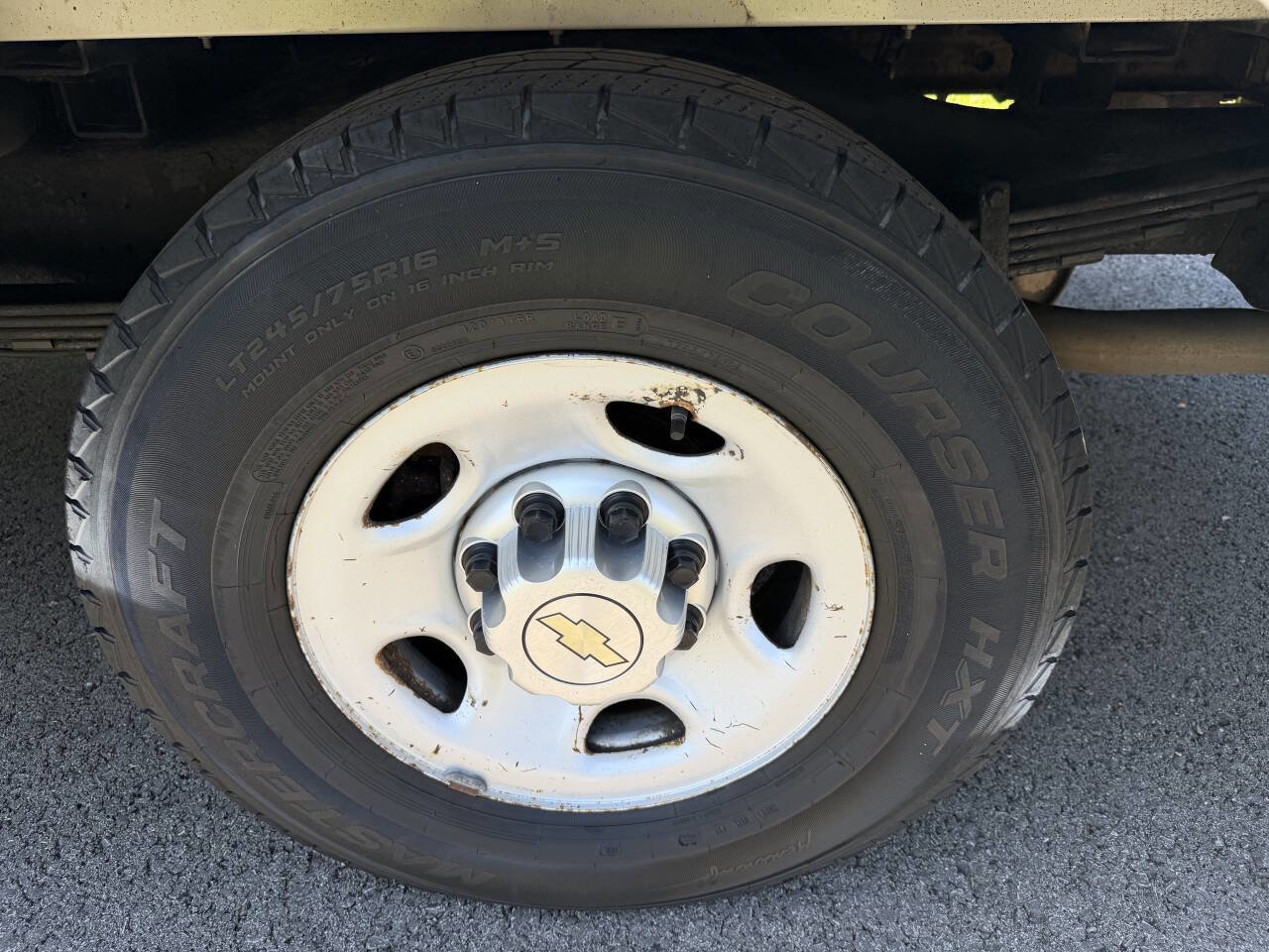 Used 2011 Chevrolet Express 3500 RWD image 24