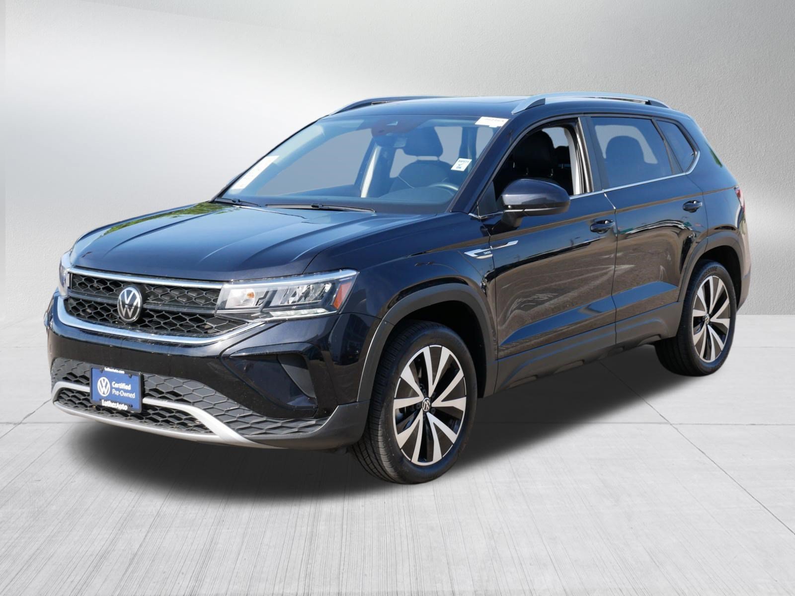 Certified 2023 Volkswagen Taos SE w/ Panoramic Sunroof Package AWD/4WD image 3