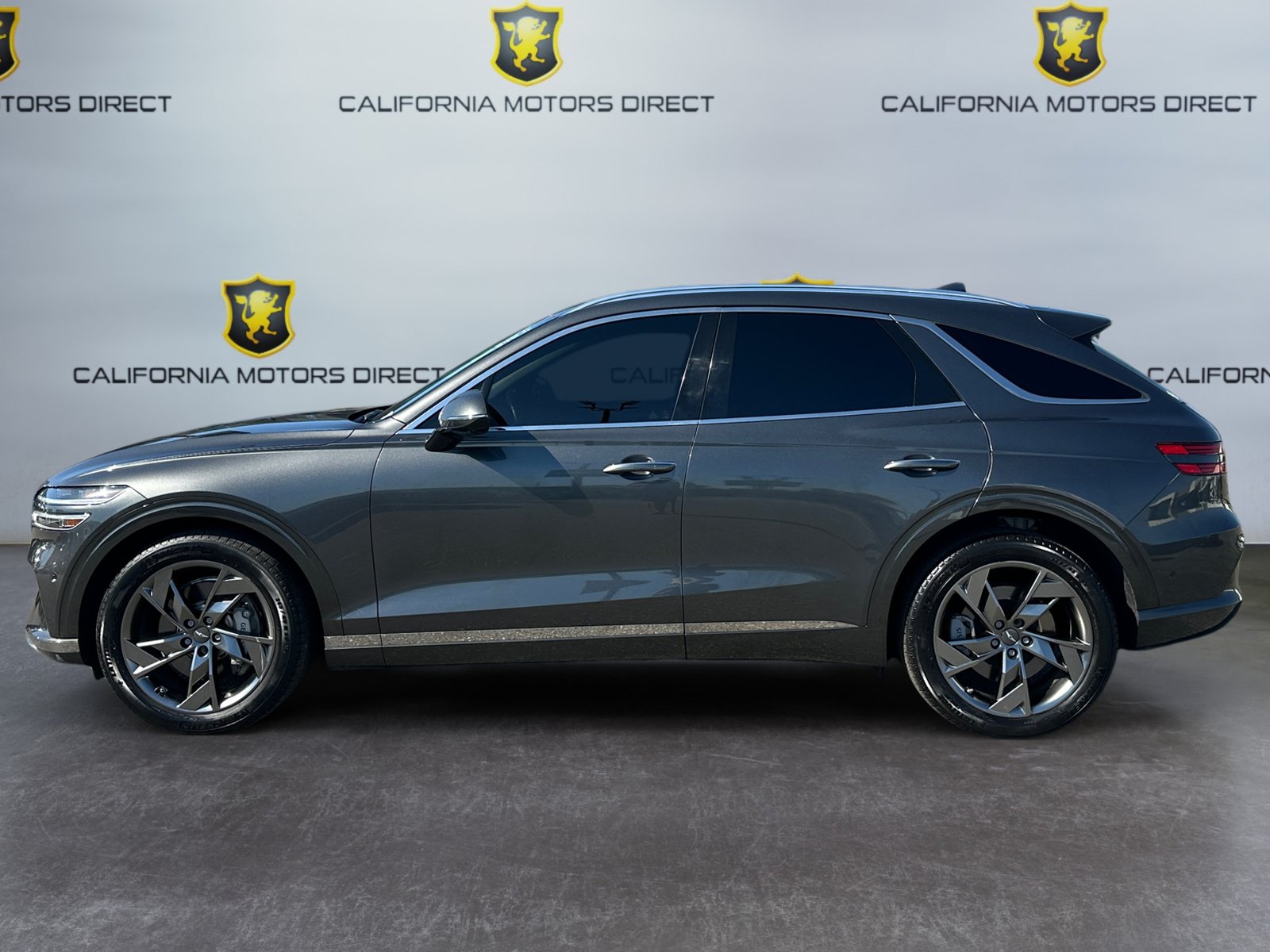 Used 2024 Genesis Electrified GV70 AWD/4WD image 2