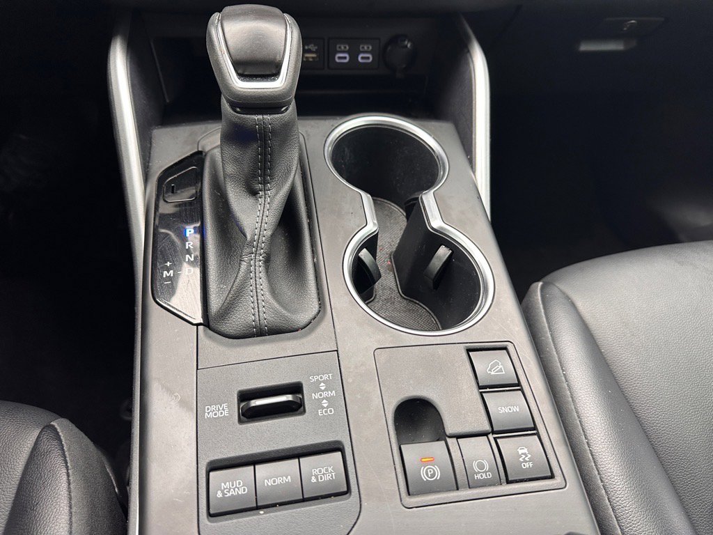 Used 2024 Toyota Highlander XLE image 25