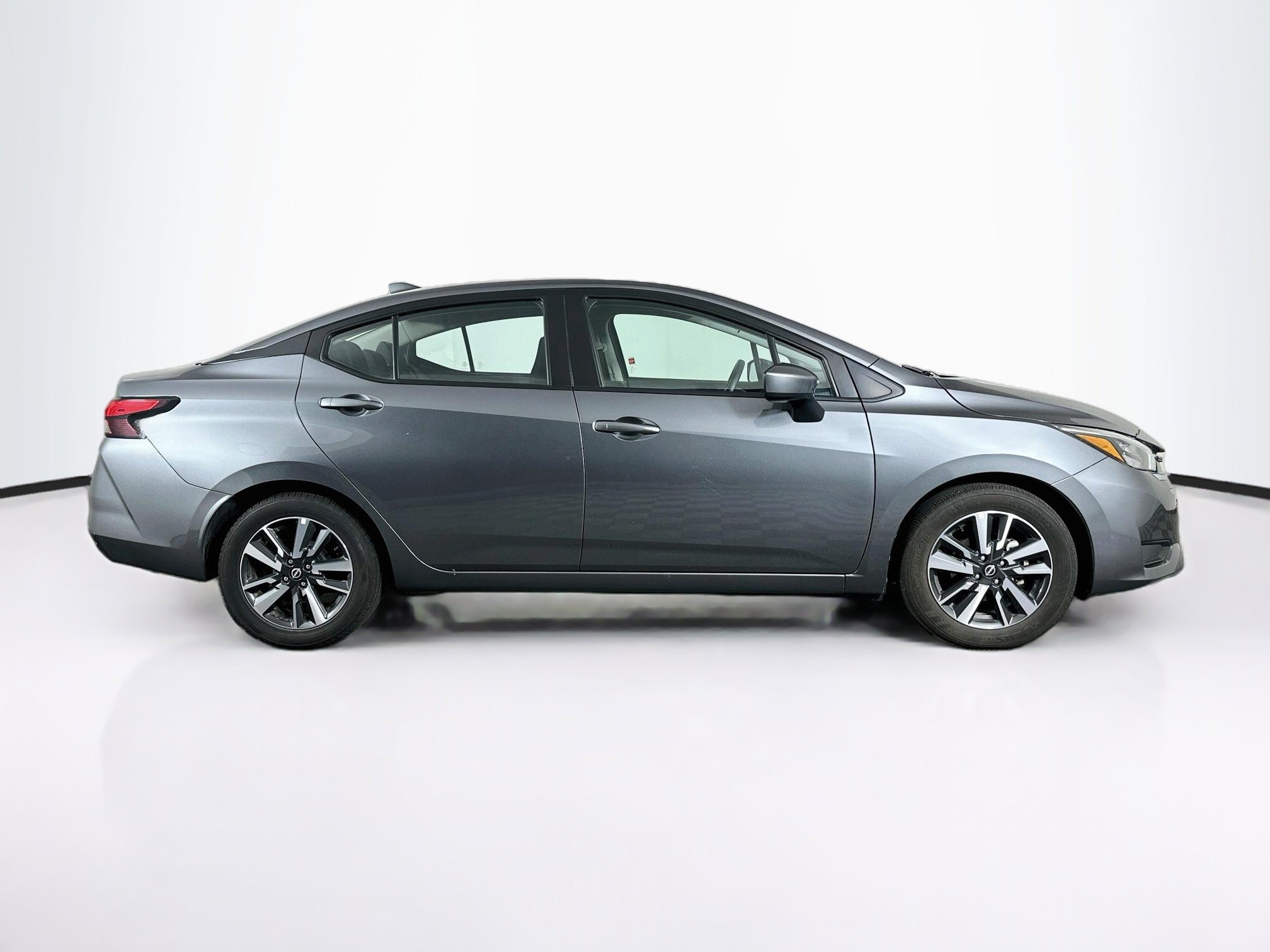 Used 2025 Nissan Versa SV FWD image 10
