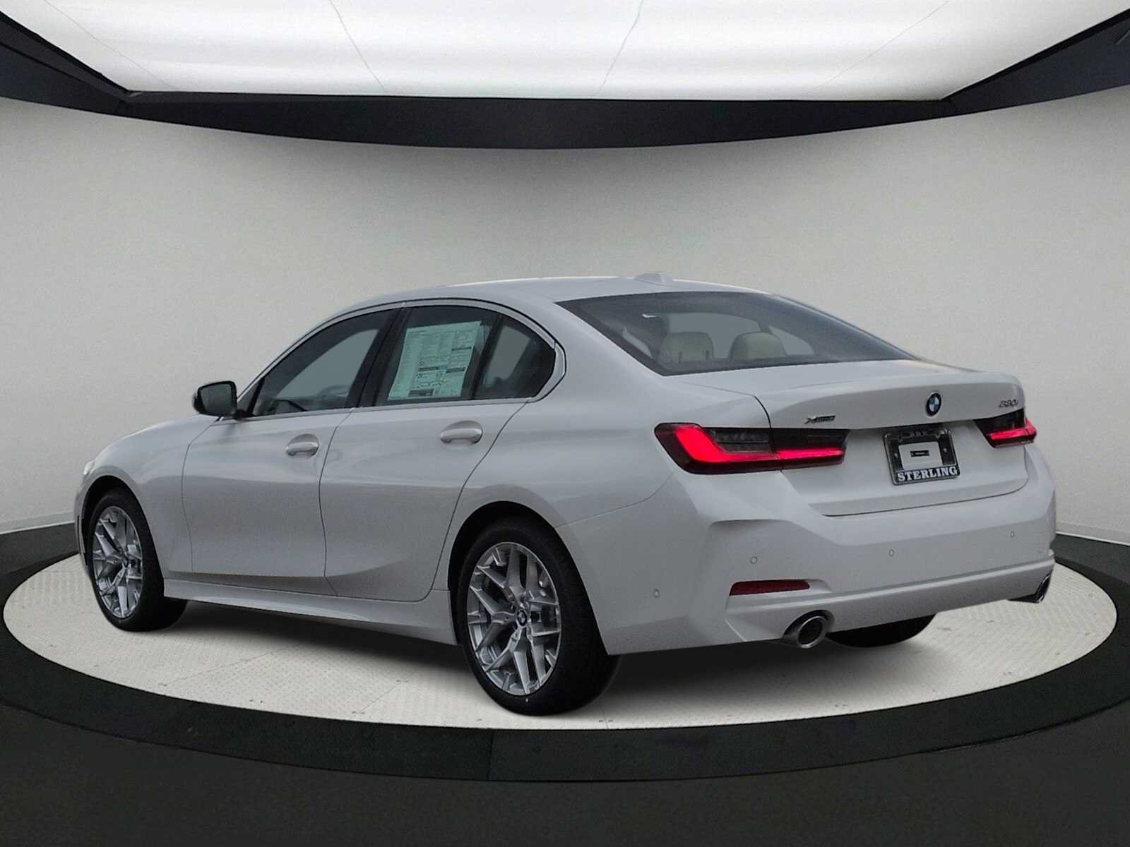 Used 2026 BMW 330i xDrive Sedan w/ Premium Package AWD/4WD image 6