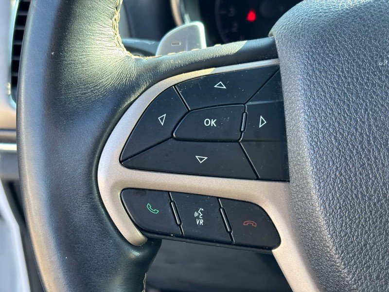 Used 2017 Jeep Grand Cherokee Limited w/ Luxury Group II image 18