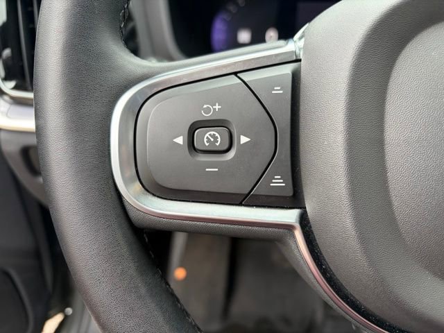 Used 2024 Volvo S60 B5 Core image 18