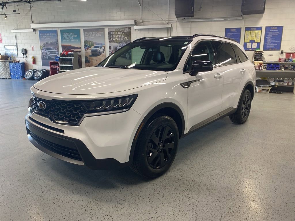 Used 2021 Kia Sorento S w/ Panoramic Sunroof Package image 3