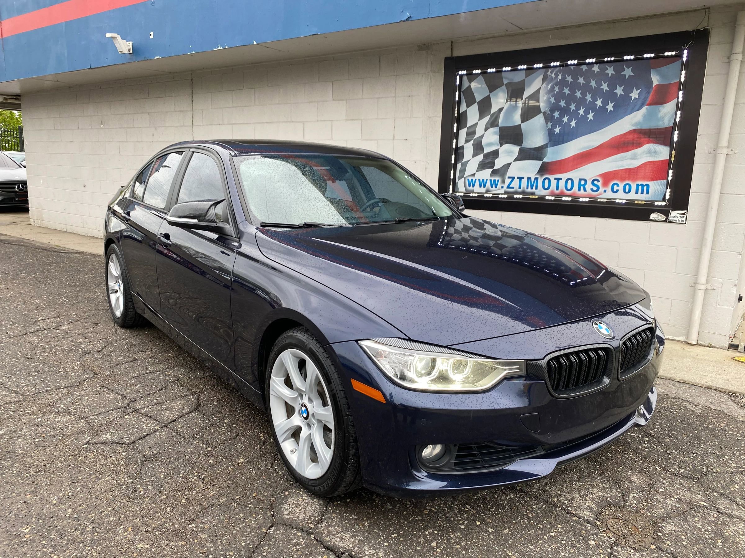 Used 2014 BMW 335i Sedan RWD image 1