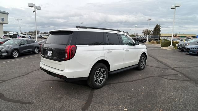 New 2025 Ford Expedition Active image 3