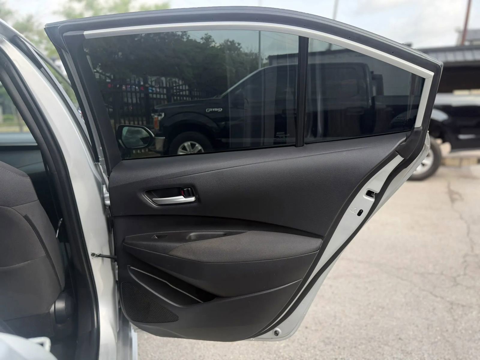 Used 2021 Toyota Corolla LE FWD image 14