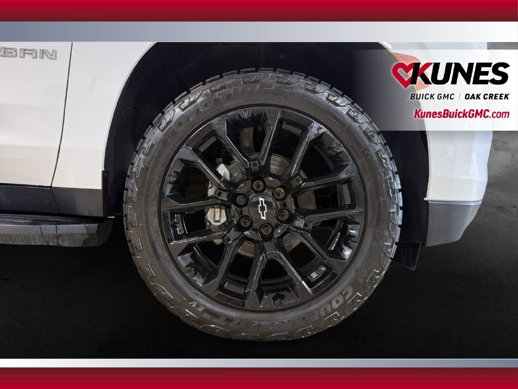 Used 2022 Chevrolet Suburban LT w/ Luxury Package AWD/4WD image 13