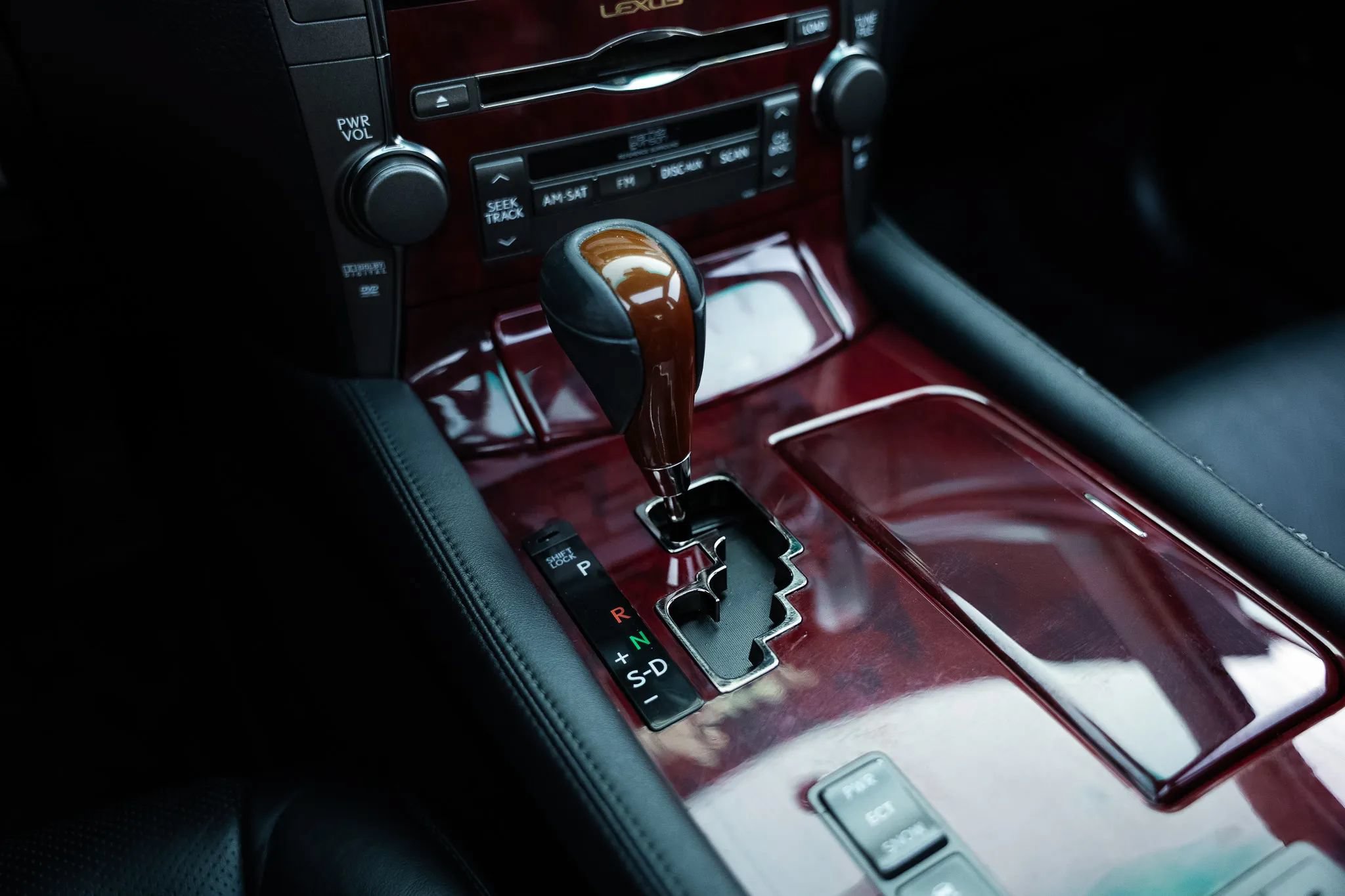 Used 2008 Lexus LS 460 RWD image 48