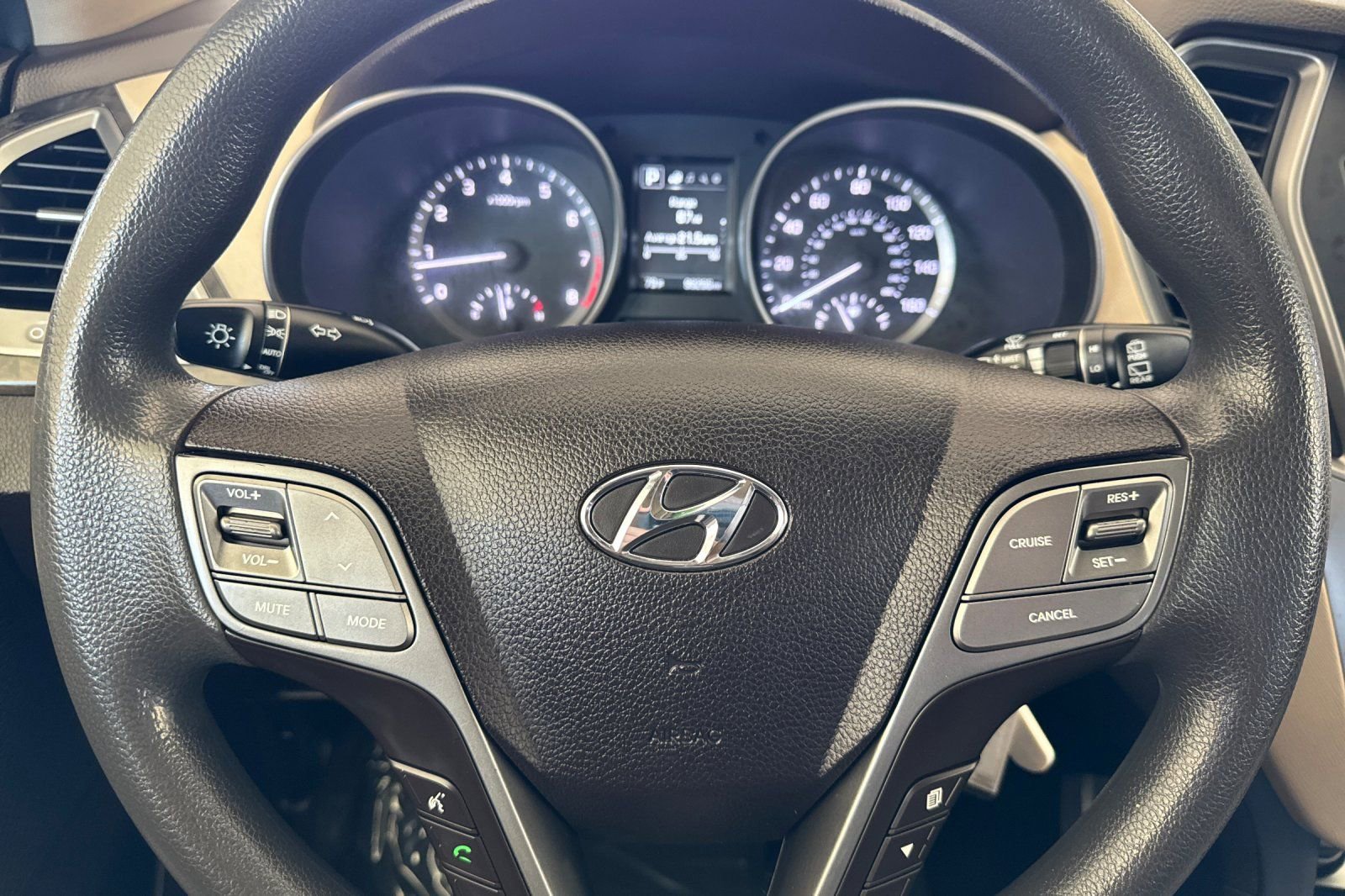 Used 2017 Hyundai Santa Fe Sport FWD image 23