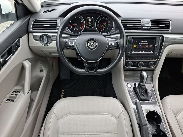 Used 2018 Volkswagen Passat 2.0T SE image 11