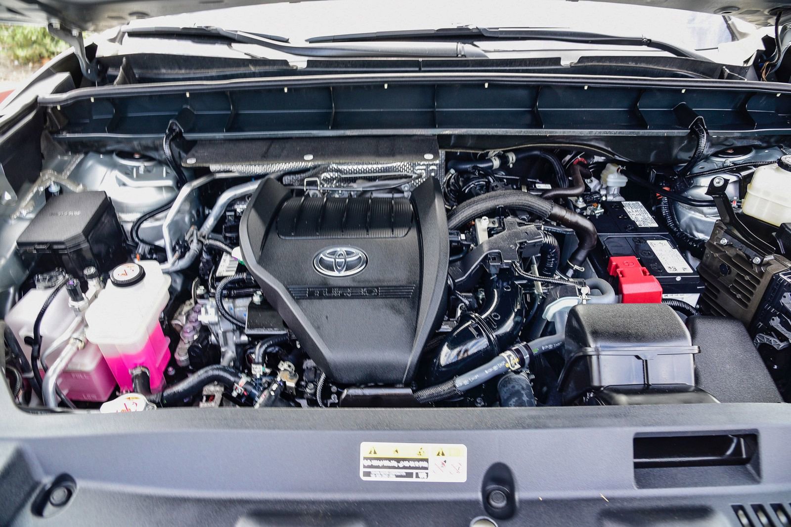 Used 2024 Toyota Highlander Limited FWD image 33