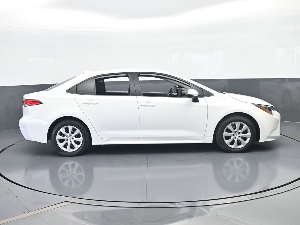 Used 2023 Toyota Corolla LE image 7