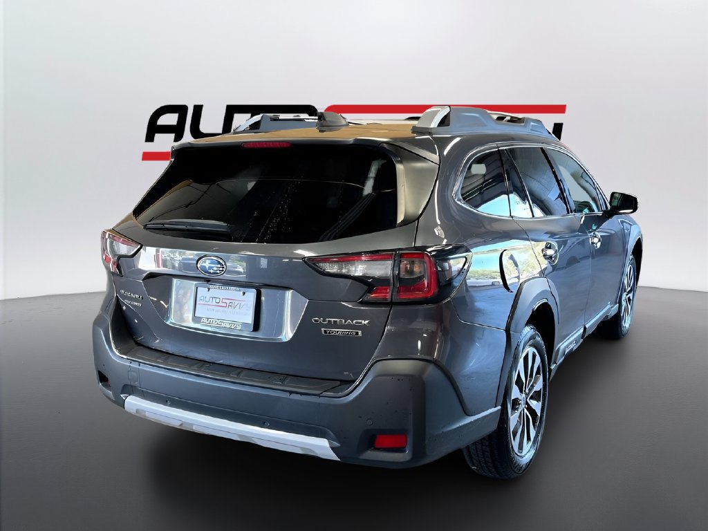 Used 2023 Subaru Outback Touring AWD/4WD image 7