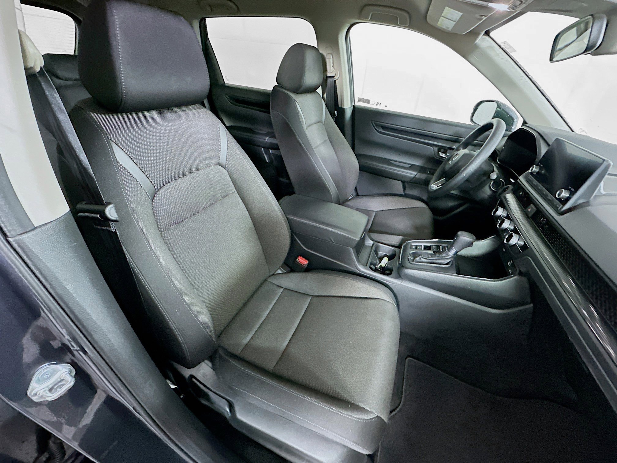 Used 2025 Honda CR-V LX image 29