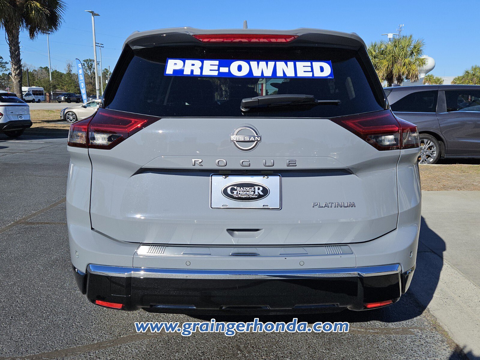Used 2024 Nissan Rogue Platinum image 4