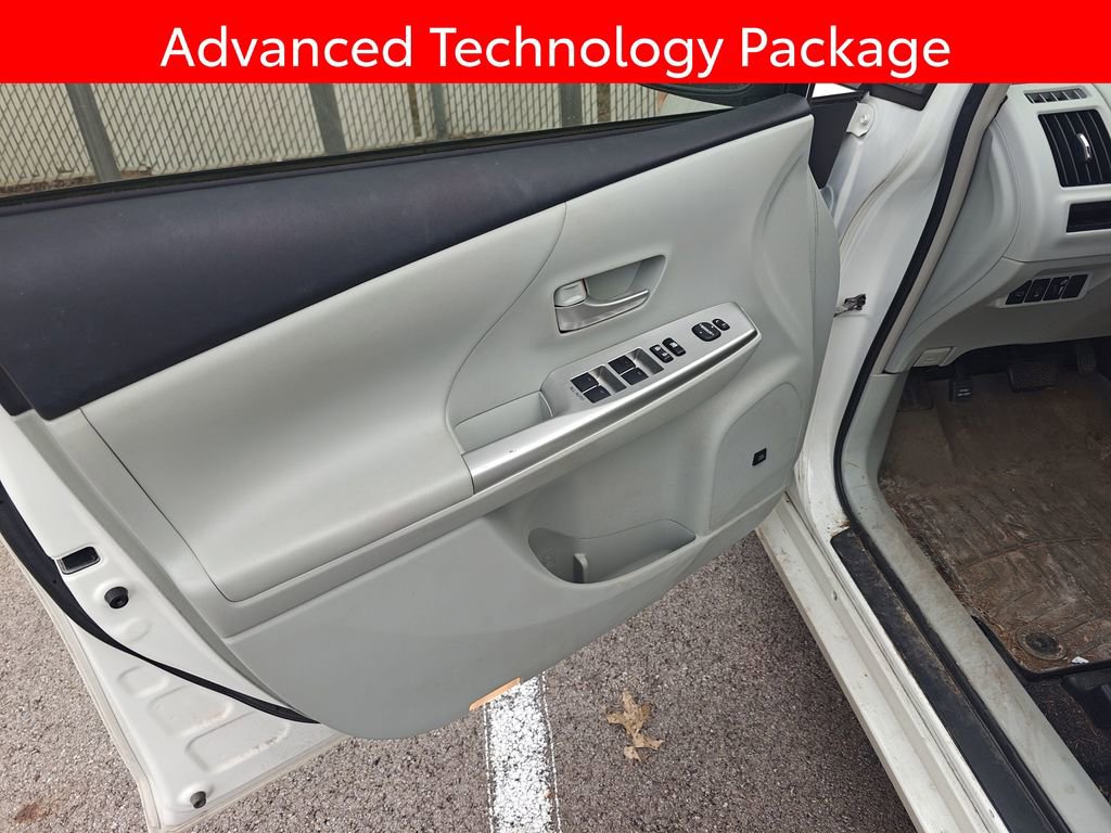 Used 2013 Toyota Prius V Five image 5