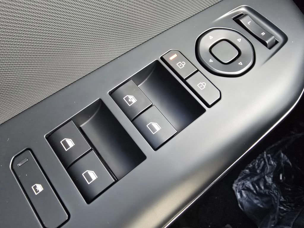 New 2025 Kia K4 LX image 22