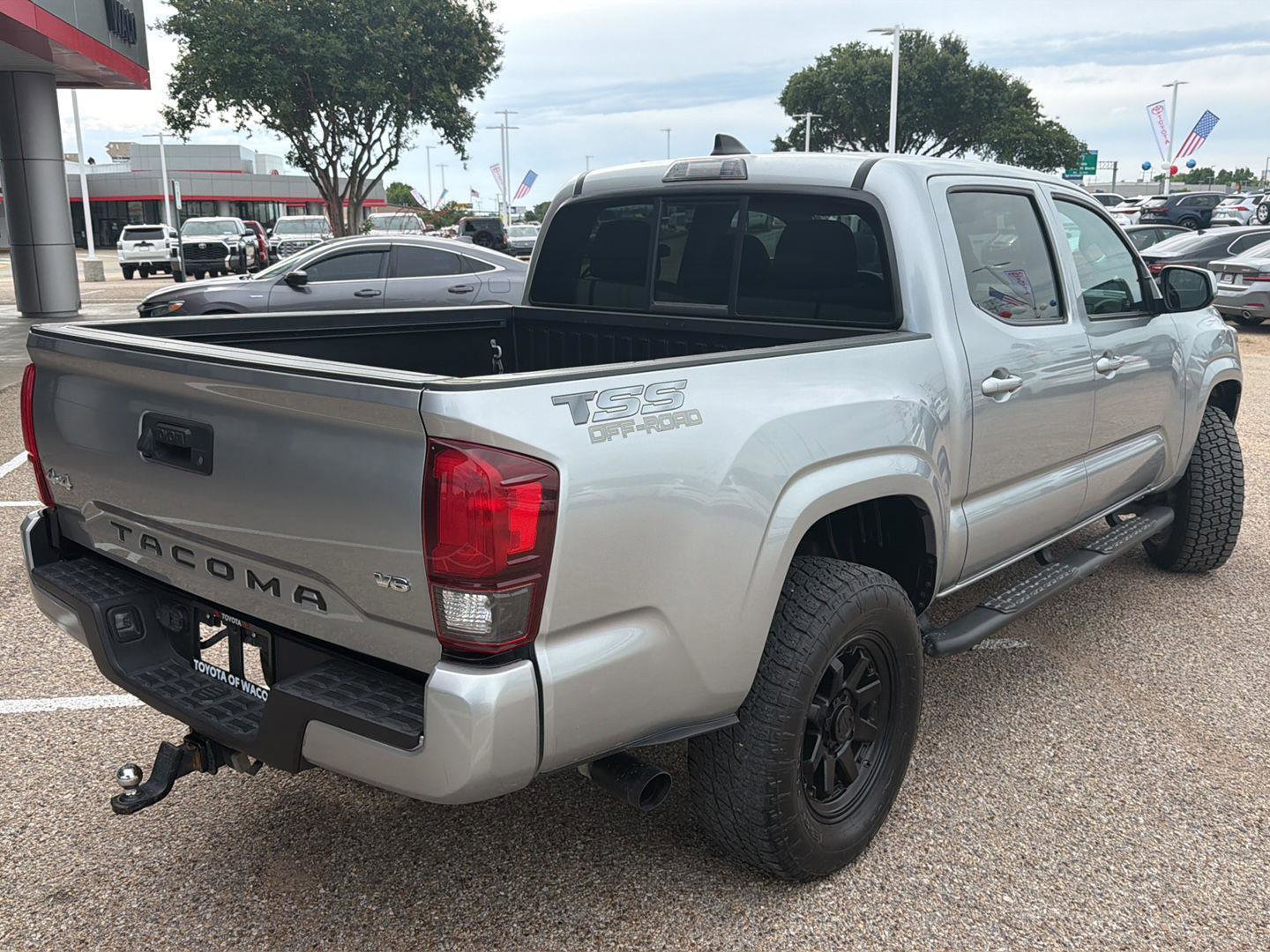Used 2023 Toyota Tacoma SR AWD/4WD image 3