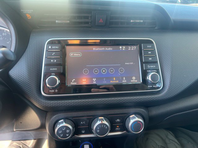 Used 2022 Nissan Kicks S FWD image 7