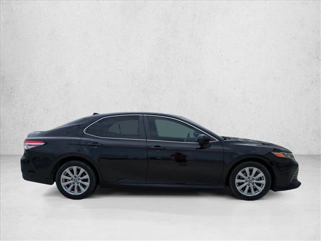 Used 2020 Toyota Camry LE FWD image 4