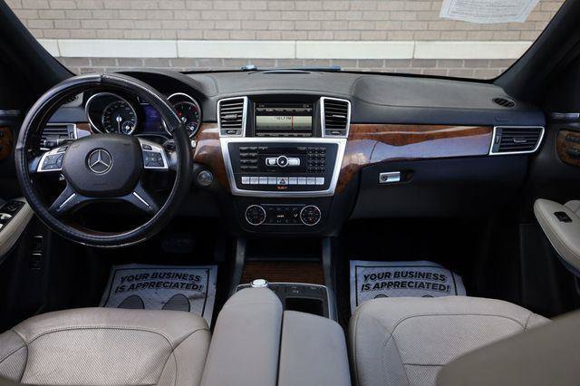 Used 2015 Mercedes-Benz GL 550 4MATIC image 33