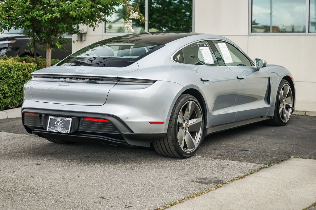 Used 2024 Porsche Taycan image 6