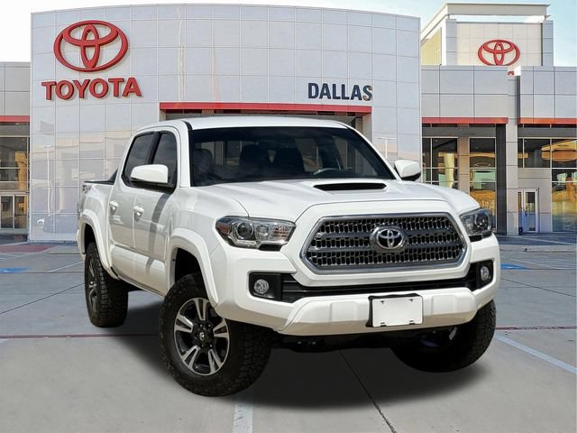 Used 2017 Toyota Tacoma TRD Sport w/ Tow Package (A/T) AWD/4WD image 1