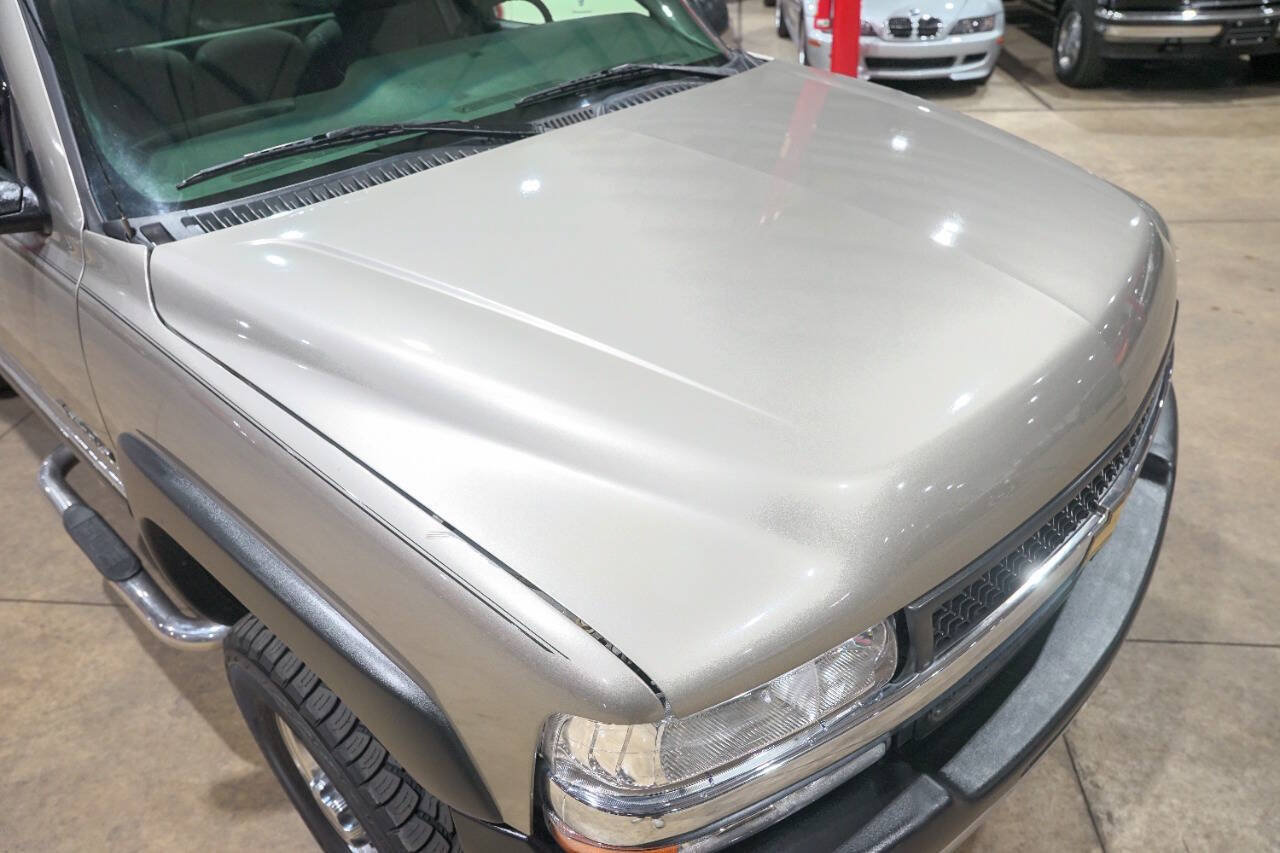 Used 2001 Chevrolet Silverado 2500 4x4 Regular Cab image 18