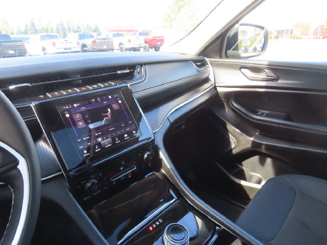 Used 2023 Jeep Grand Cherokee L Laredo w/ Luxury Tech Group I AWD/4WD image 37
